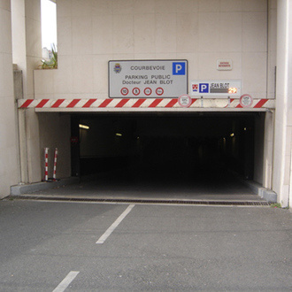 Photo pour le parking Parking Jean Blot Courbevoie vue extérieure